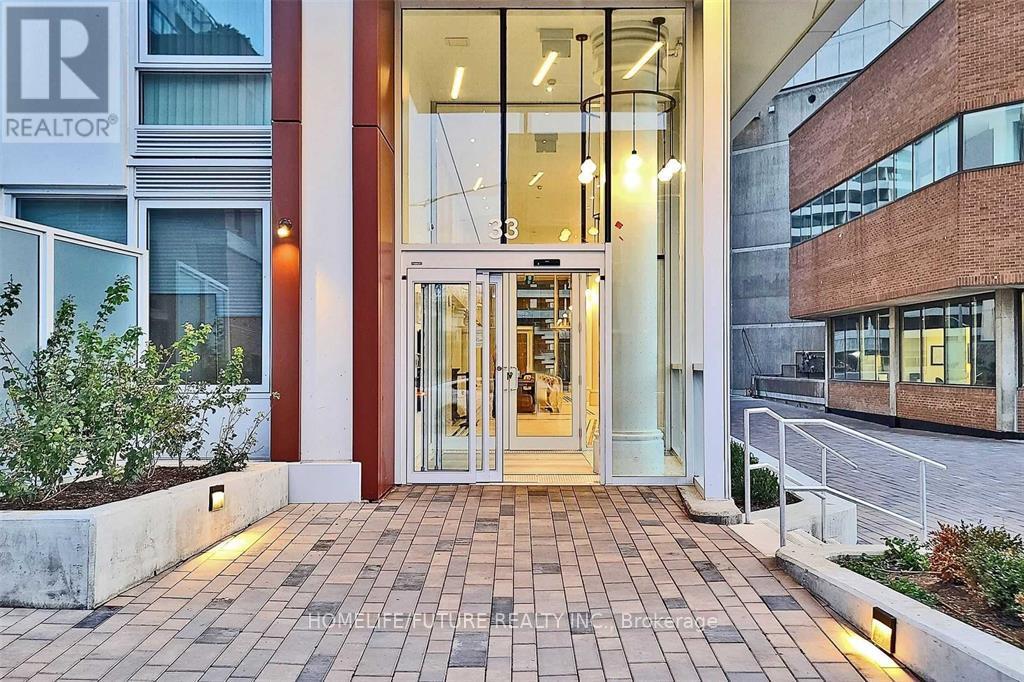 1602 - 33 HELENDALE AVENUE, Toronto, Ontario
