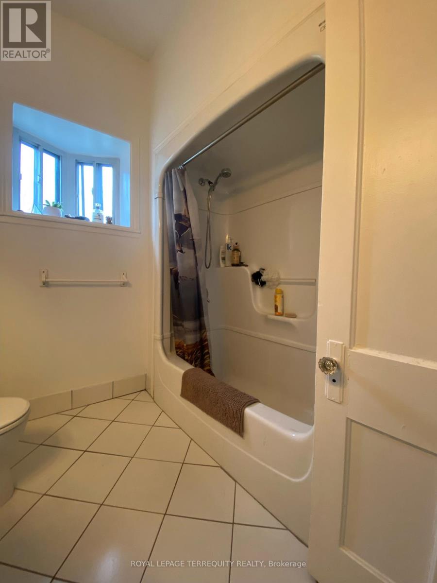 2nd Floor - 42 Keewatin Avenue, Toronto, Ontario  M4P 1Z8 - Photo 10 - C12466915