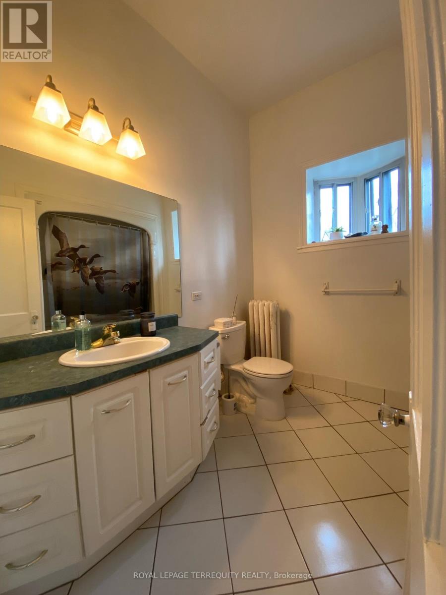 2nd Floor - 42 Keewatin Avenue, Toronto, Ontario  M4P 1Z8 - Photo 9 - C12466915