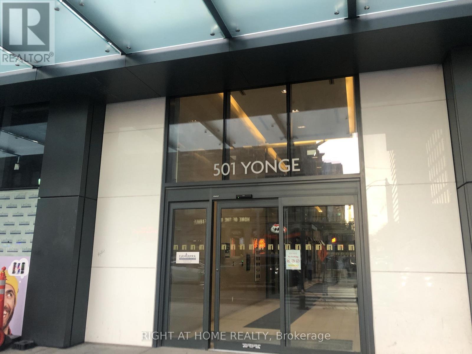 901 - 501 YONGE STREET, Toronto, Ontario