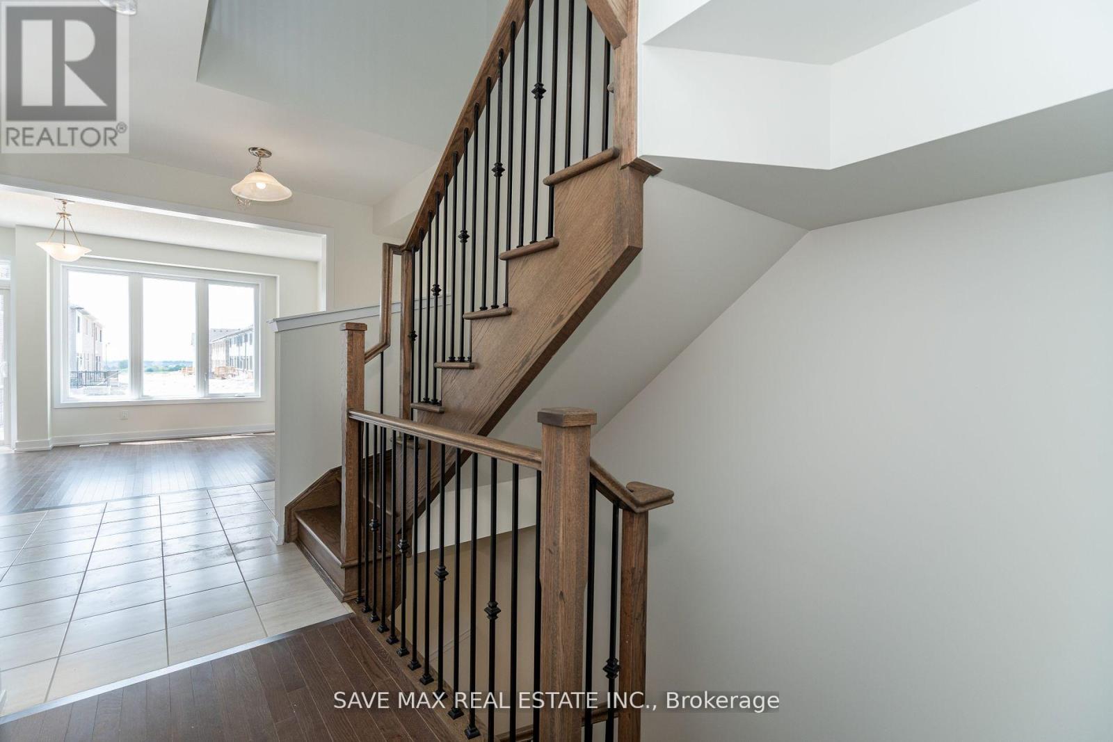 1082 Thompson Drive, Oshawa, Ontario  L1L 0V5 - Photo 5 - E12466891