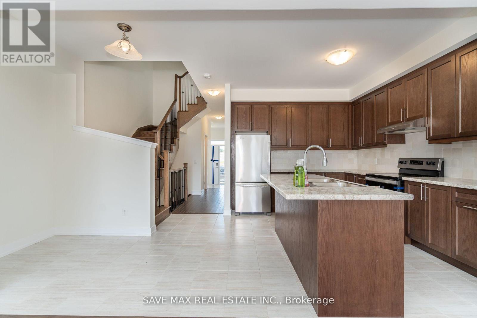 1082 Thompson Drive, Oshawa, Ontario  L1L 0V5 - Photo 8 - E12466891