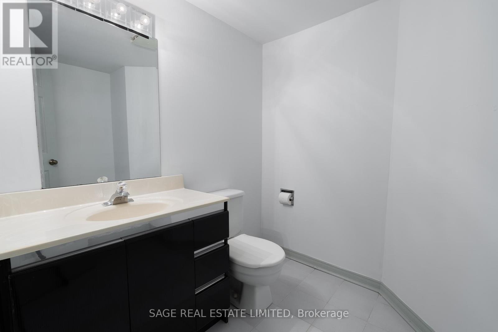 172 Burnhamthorpe Road, Toronto, Ontario  M9A 1H6 - Photo 50 - W12466360