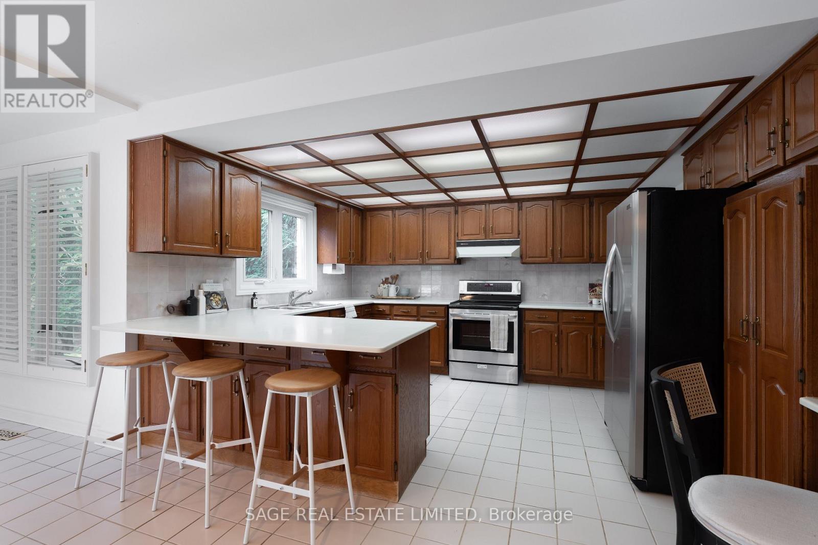 172 Burnhamthorpe Road, Toronto, Ontario  M9A 1H6 - Photo 21 - W12466360