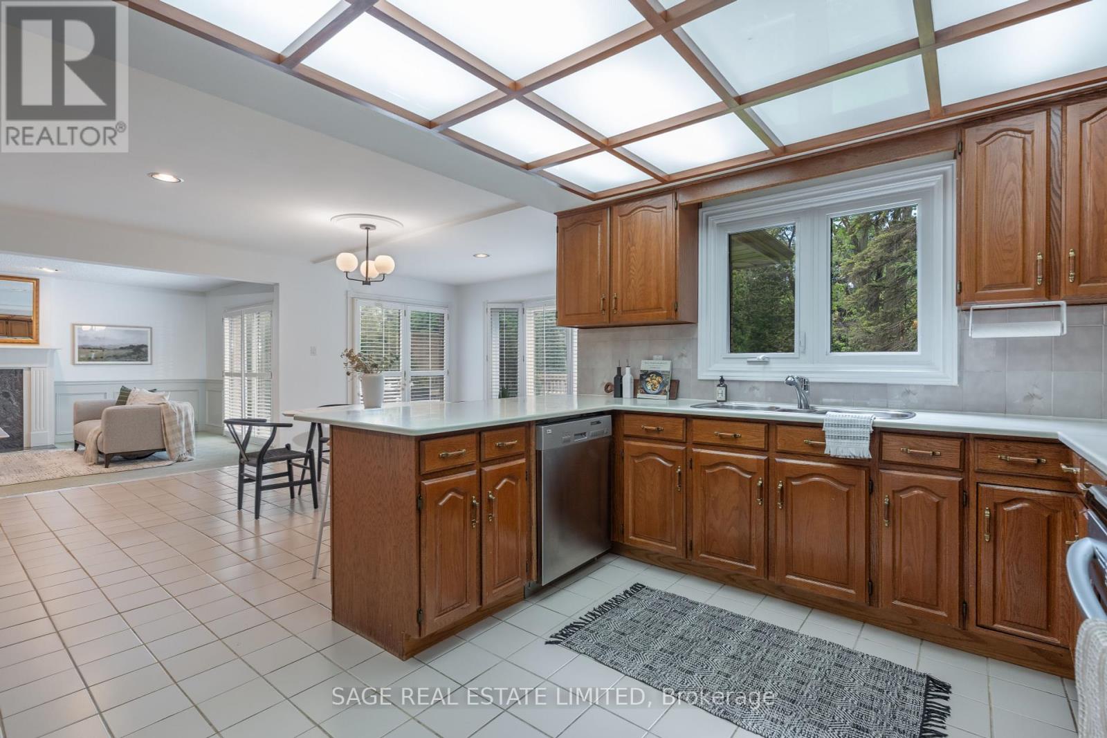 172 Burnhamthorpe Road, Toronto, Ontario  M9A 1H6 - Photo 23 - W12466360