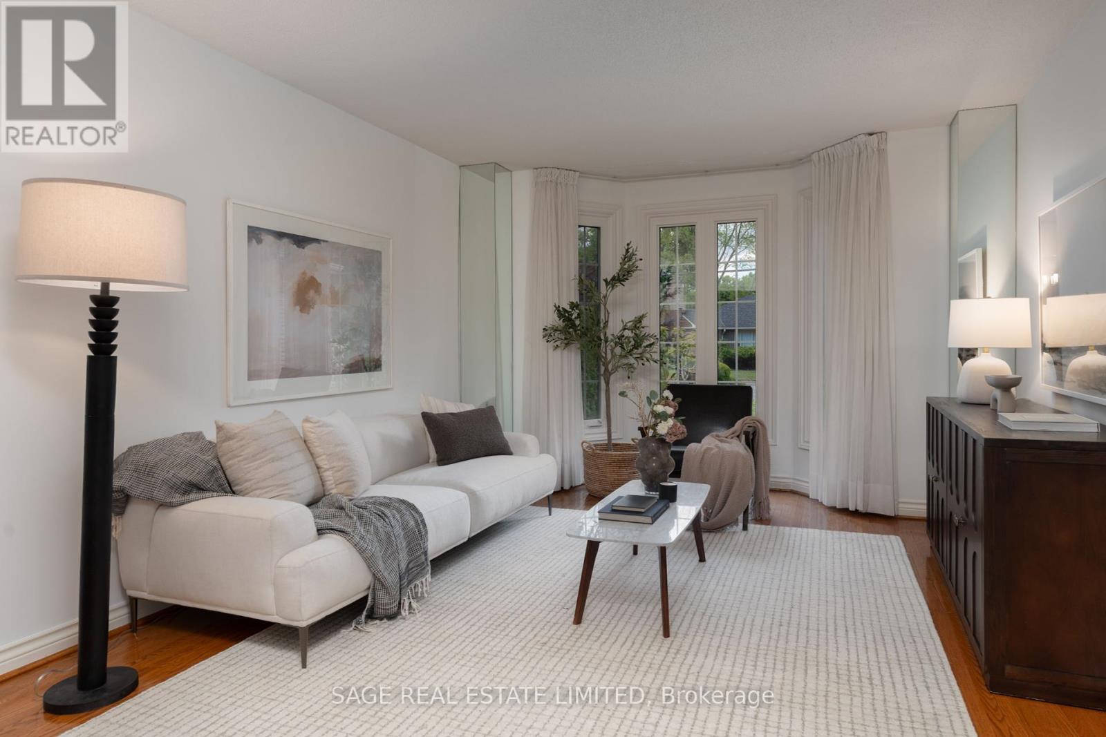 172 Burnhamthorpe Road, Toronto, Ontario  M9A 1H6 - Photo 28 - W12466360