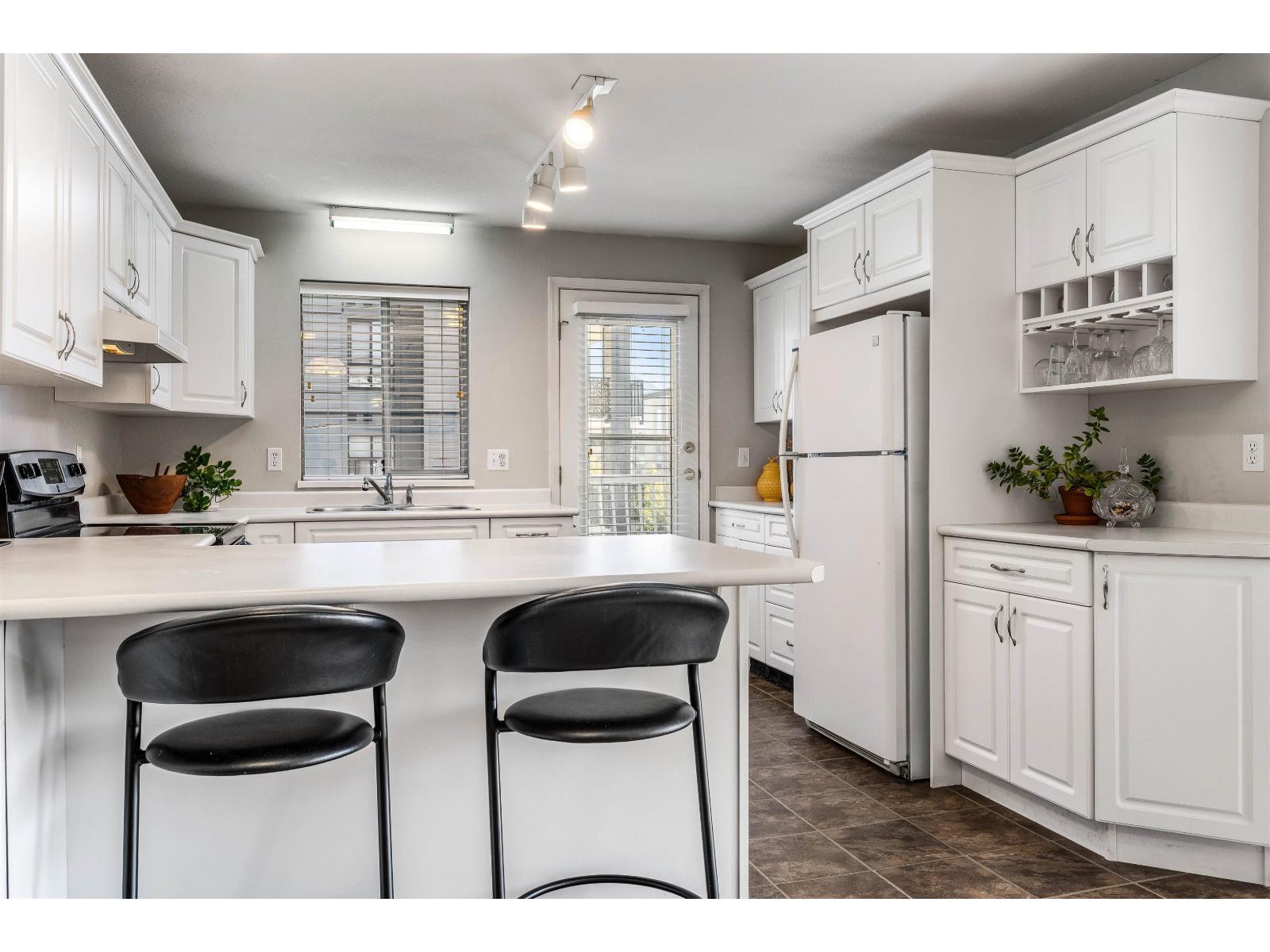 210 45660 Knight Road, Sardis West Vedder, Chilliwack, British Columbia  V2R 2X4 - Photo 6 - R3059161