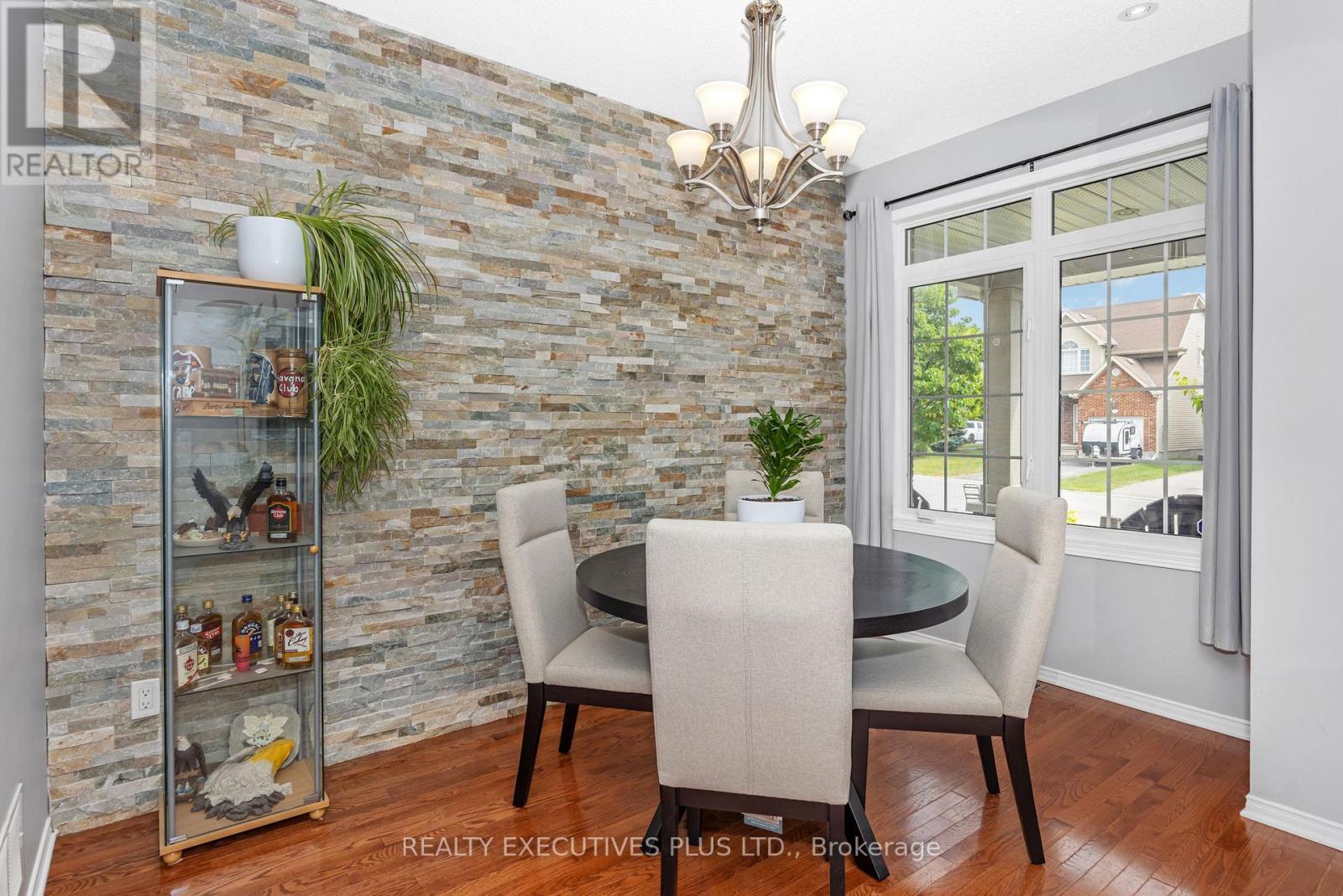 341 Jasper Crescent, Clarence-Rockland, Ontario  K4K 0C9 - Photo 4 - X12466948