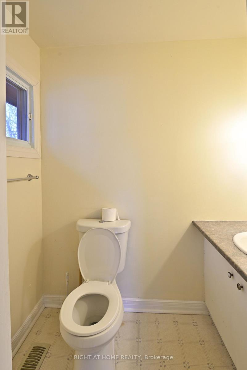 356 Summit Avenue, Ottawa, Ontario  K1H 5Z9 - Photo 10 - X12466957