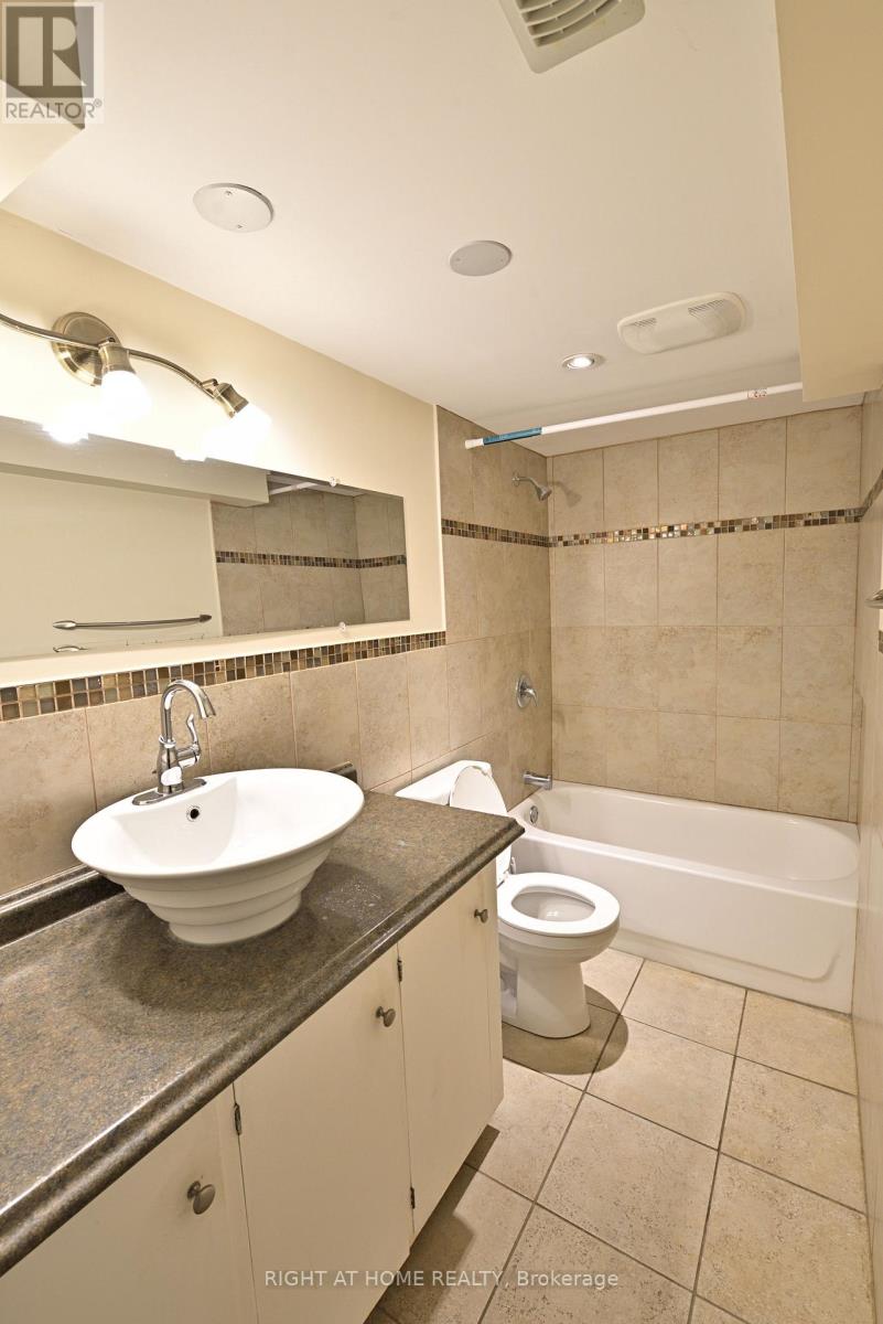 356 Summit Avenue, Ottawa, Ontario  K1H 5Z9 - Photo 15 - X12466957