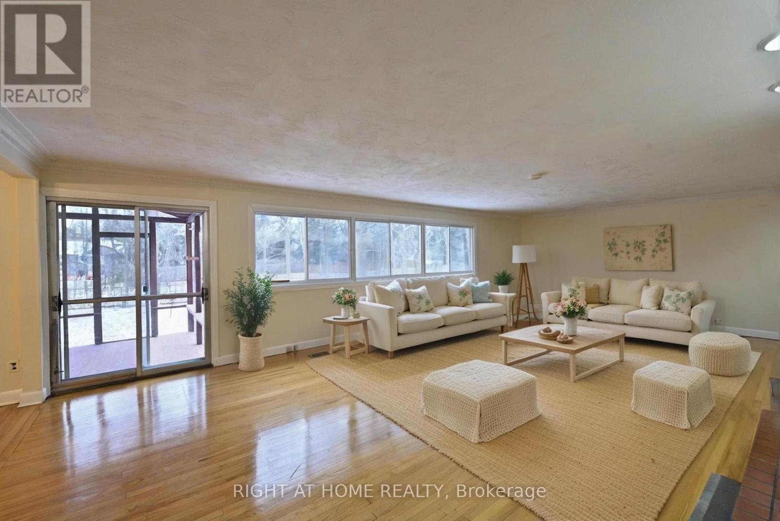 356 Summit Avenue, Ottawa, Ontario  K1H 5Z9 - Photo 4 - X12466957