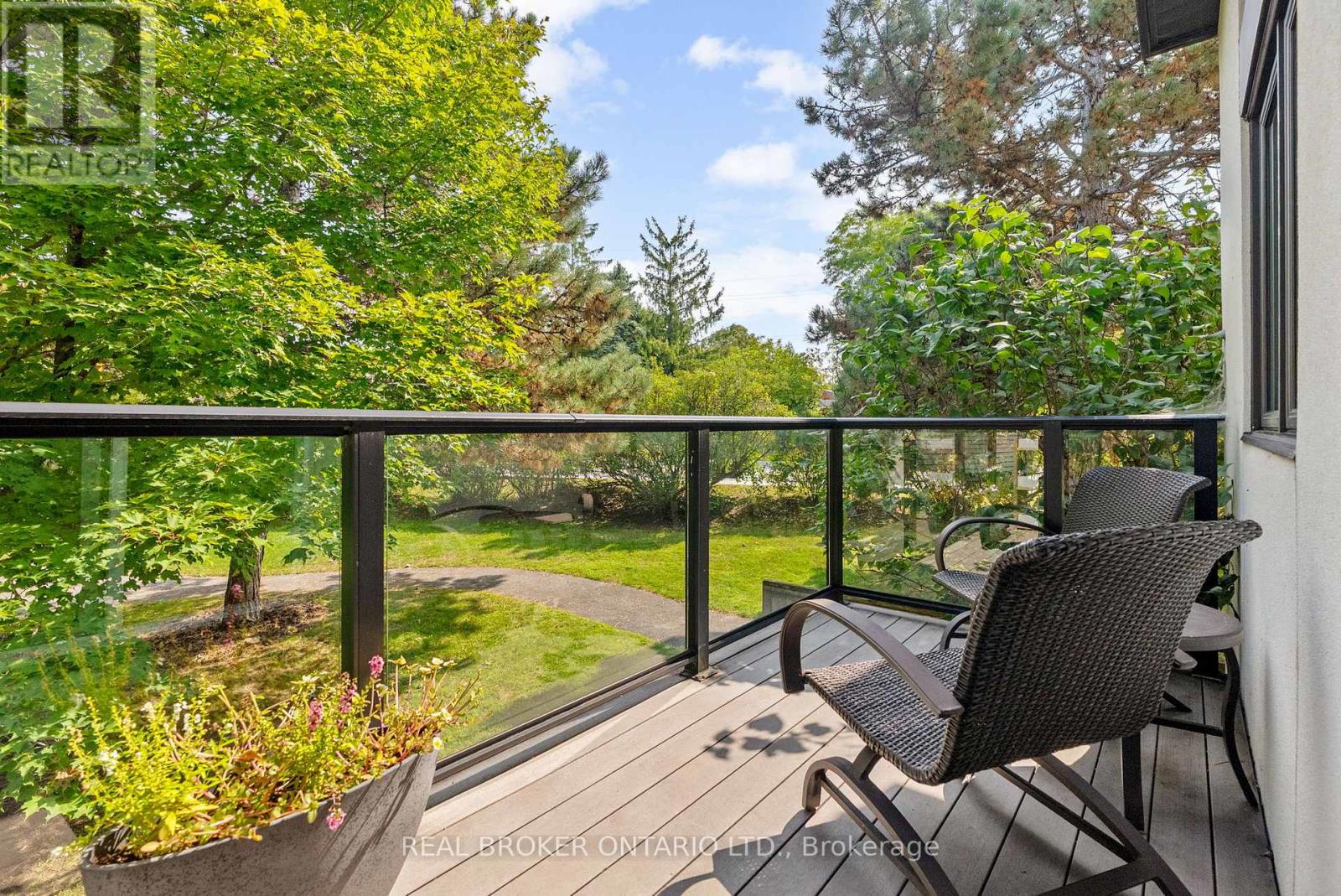 2 - 655 Richmond Road, Ottawa, Ontario  K2A 3Y3 - Photo 10 - X12466965