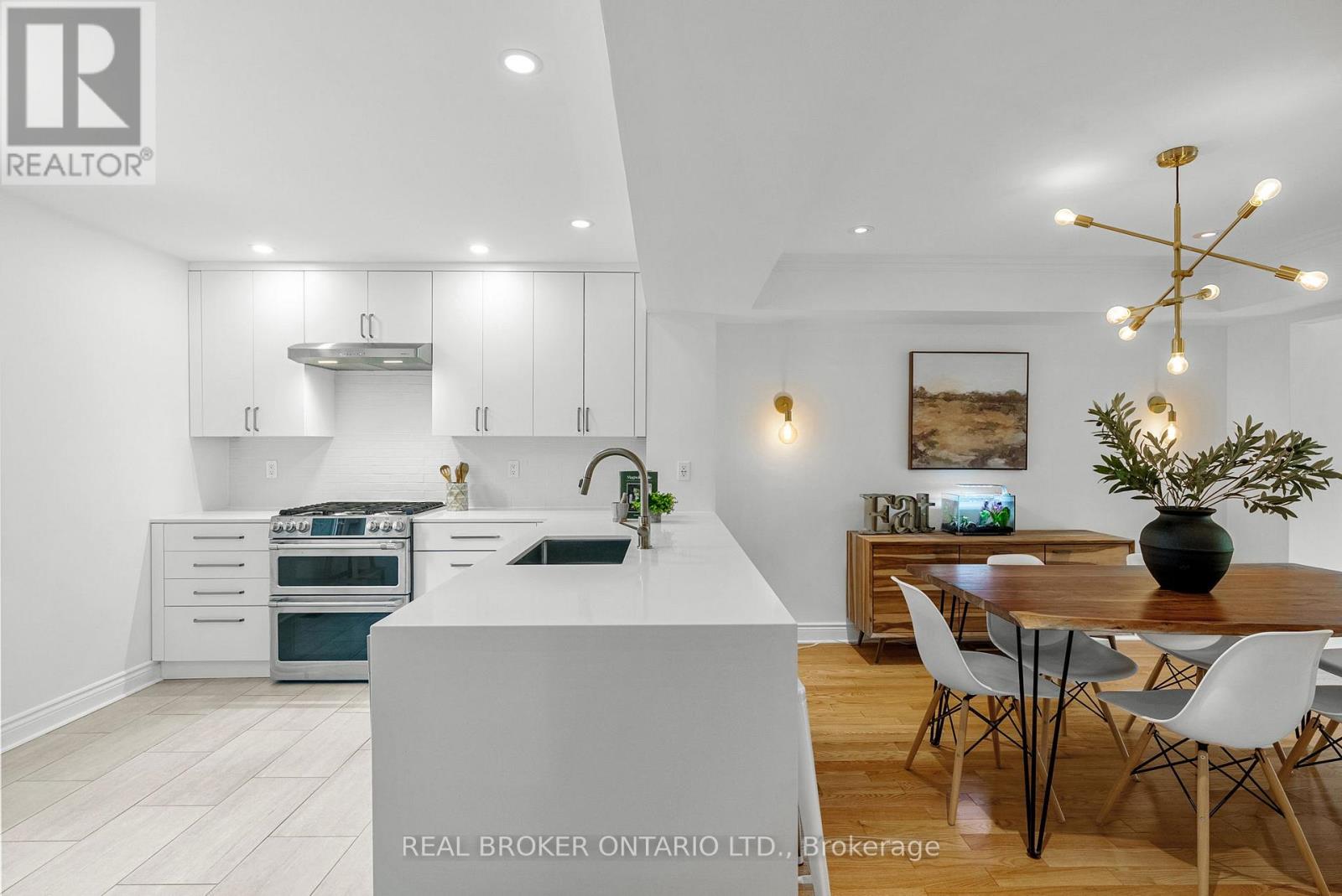 2 - 655 Richmond Road, Ottawa, Ontario  K2A 3Y3 - Photo 16 - X12466965