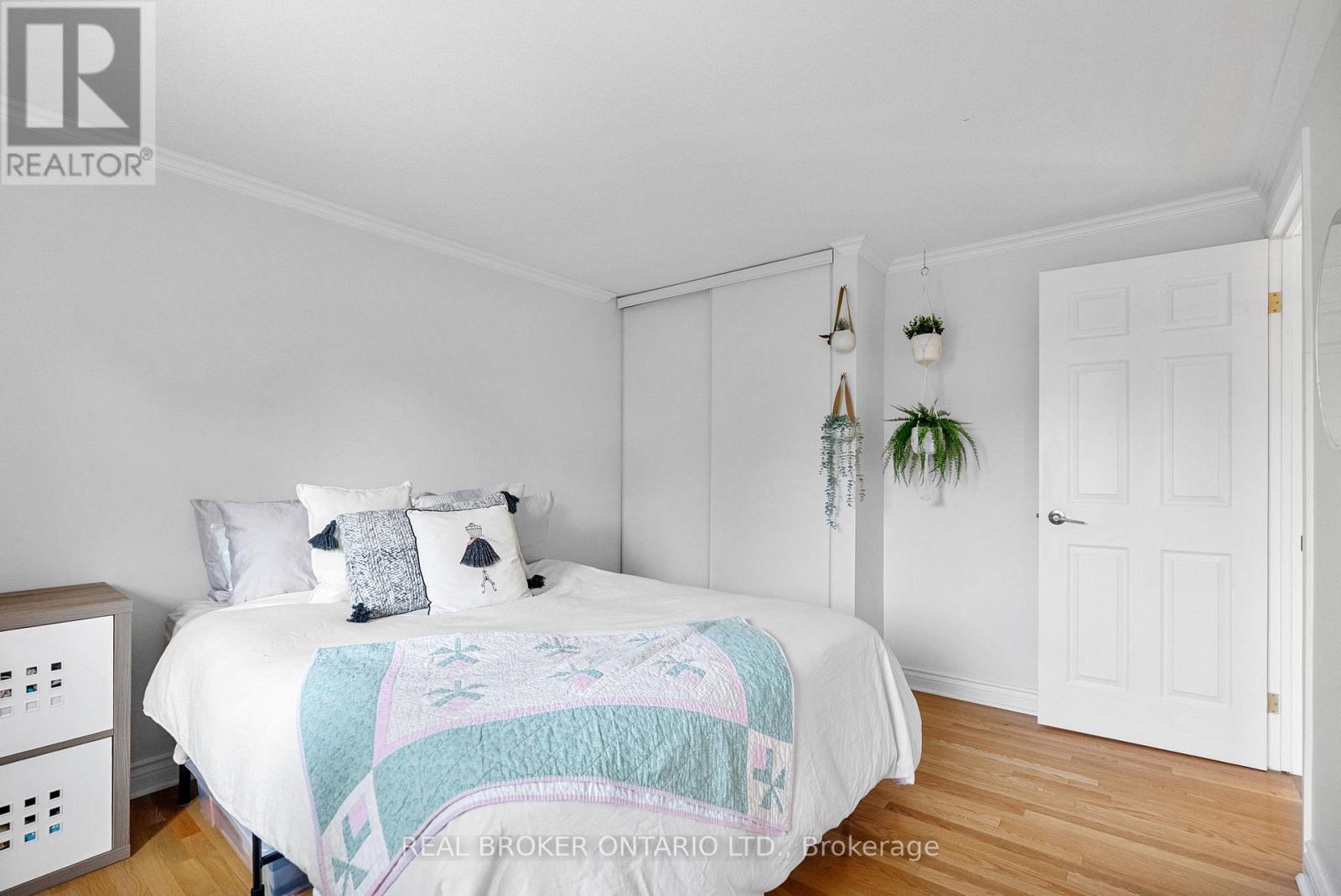 2 - 655 Richmond Road, Ottawa, Ontario  K2A 3Y3 - Photo 28 - X12466965