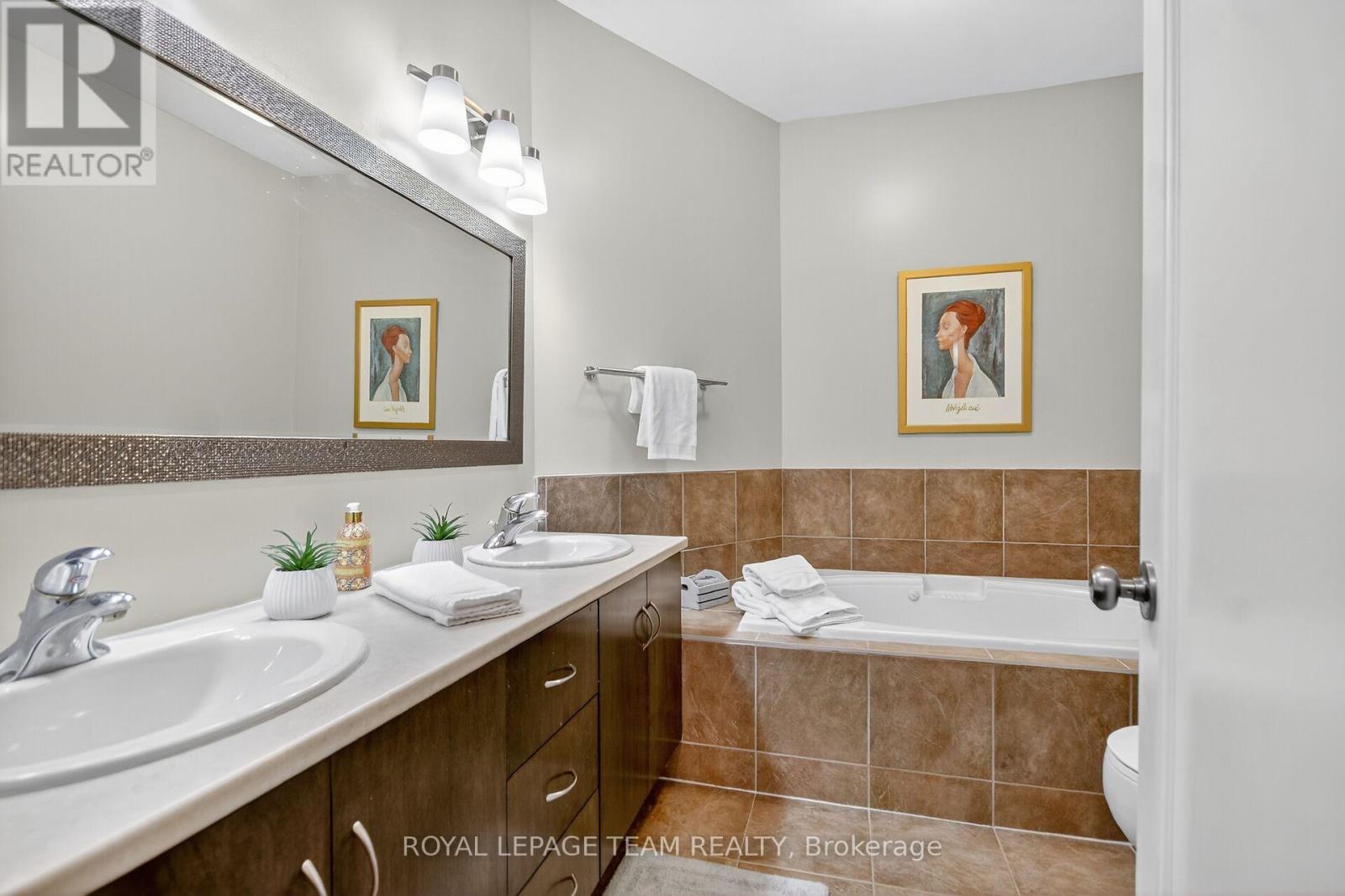 46 Turtle Point Private, Ottawa, Ontario  K2K 3P1 - Photo 21 - X12466987