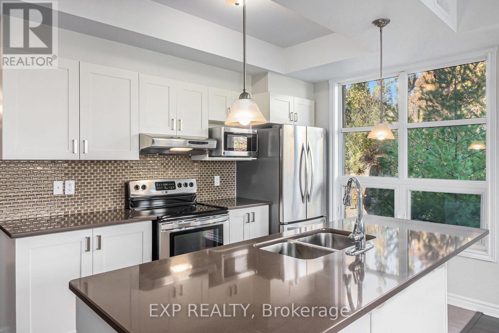 205 - 100 Montblanc Private, Ottawa, Ontario  K1C 0B2 - Photo 10 - X12467007