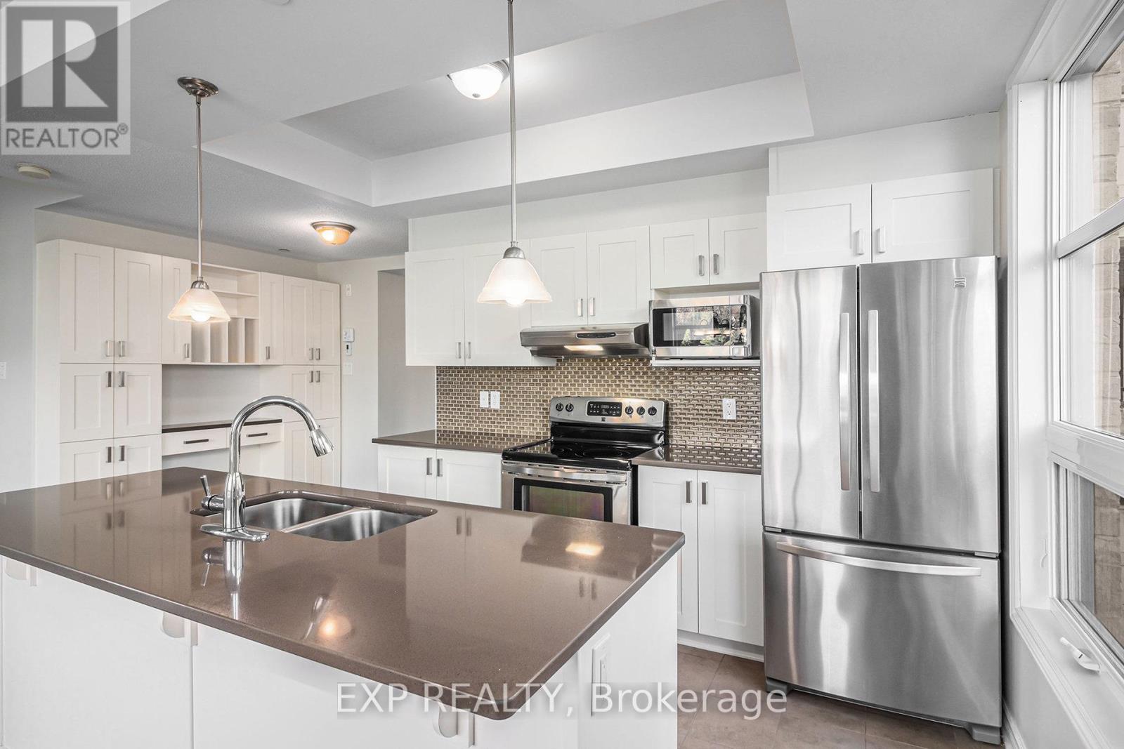 205 - 100 Montblanc Private, Ottawa, Ontario  K1C 0B2 - Photo 11 - X12467007