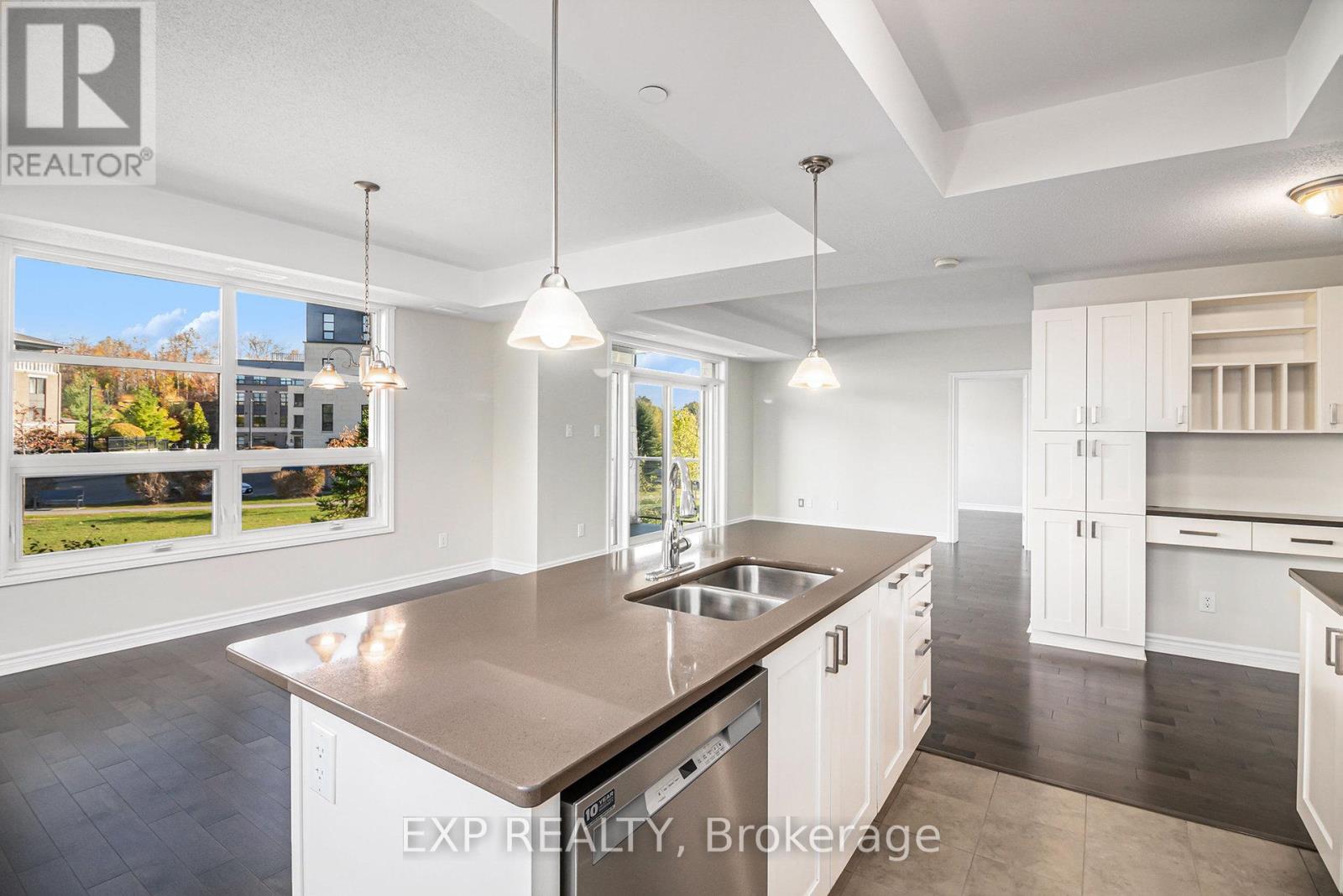 205 - 100 Montblanc Private, Ottawa, Ontario  K1C 0B2 - Photo 12 - X12467007
