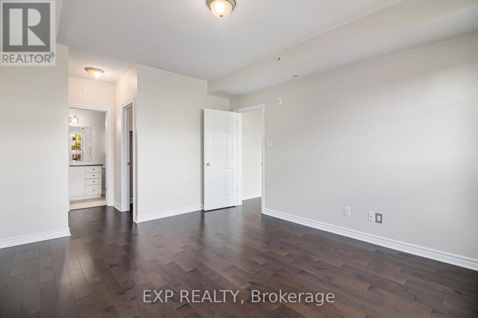 205 - 100 Montblanc Private, Ottawa, Ontario  K1C 0B2 - Photo 16 - X12467007