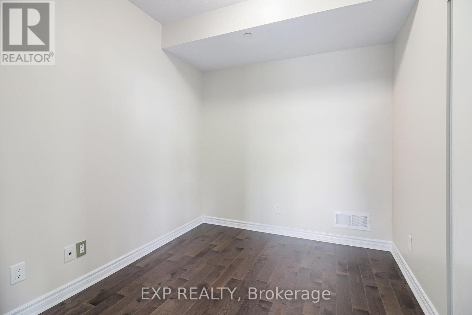 205 - 100 Montblanc Private, Ottawa, Ontario  K1C 0B2 - Photo 20 - X12467007