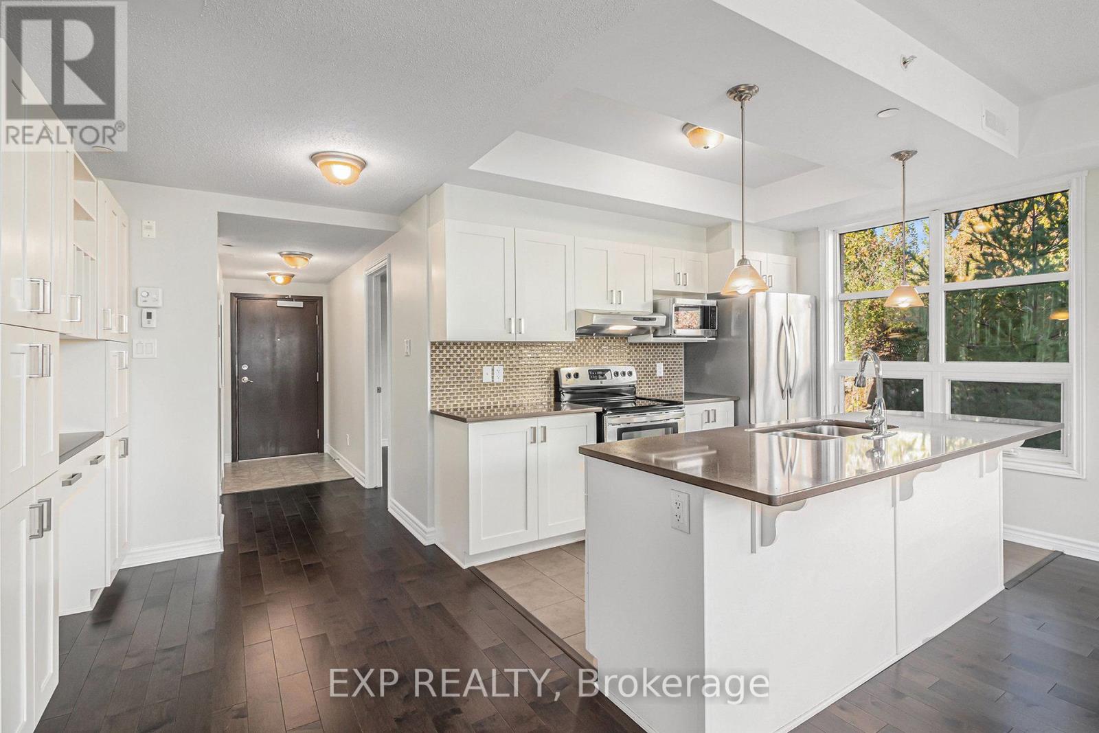 205 - 100 Montblanc Private, Ottawa, Ontario  K1C 0B2 - Photo 9 - X12467007