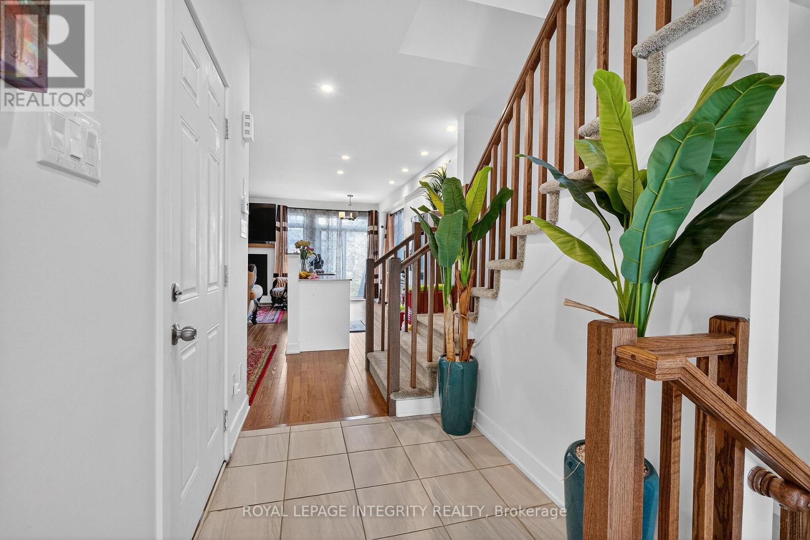 2025 Allegrini Terrace S, Ottawa, Ontario  K2S 2S7 - Photo 2 - X12398424