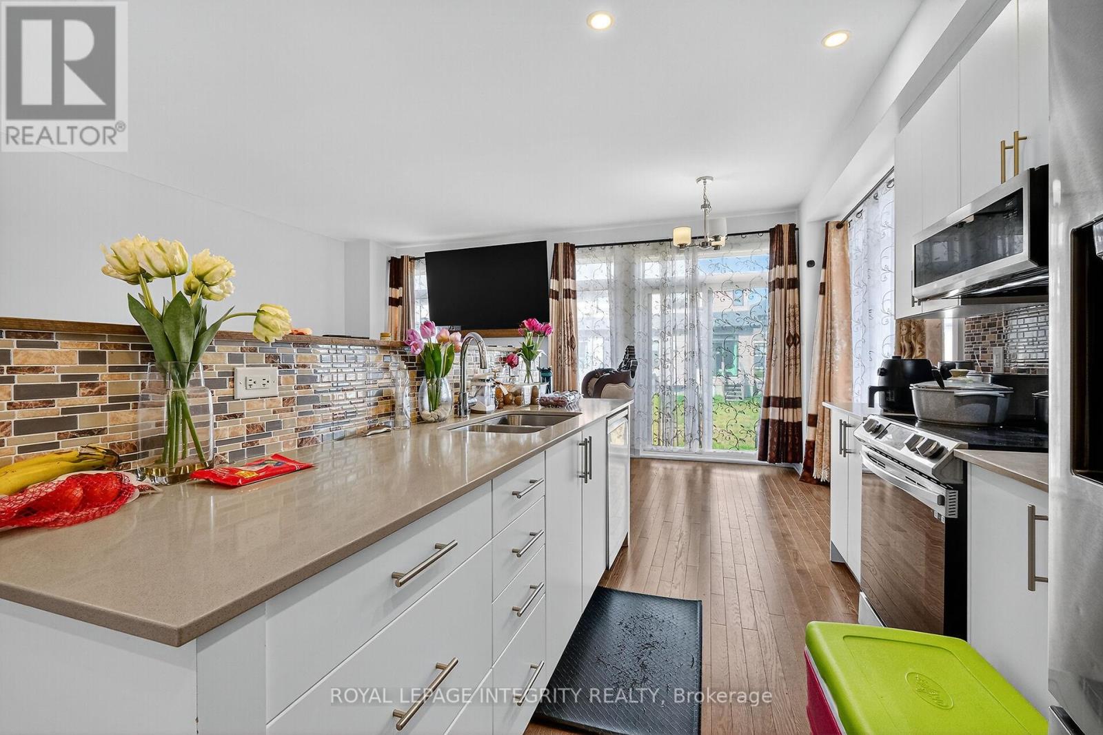 2025 Allegrini Terrace S, Ottawa, Ontario  K2S 2S7 - Photo 9 - X12398424