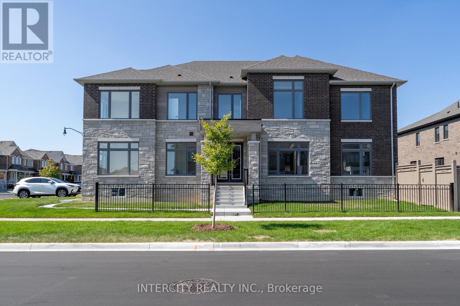 LOT 33 - 2 DOLOMITE DRIVE, Brampton, Ontario