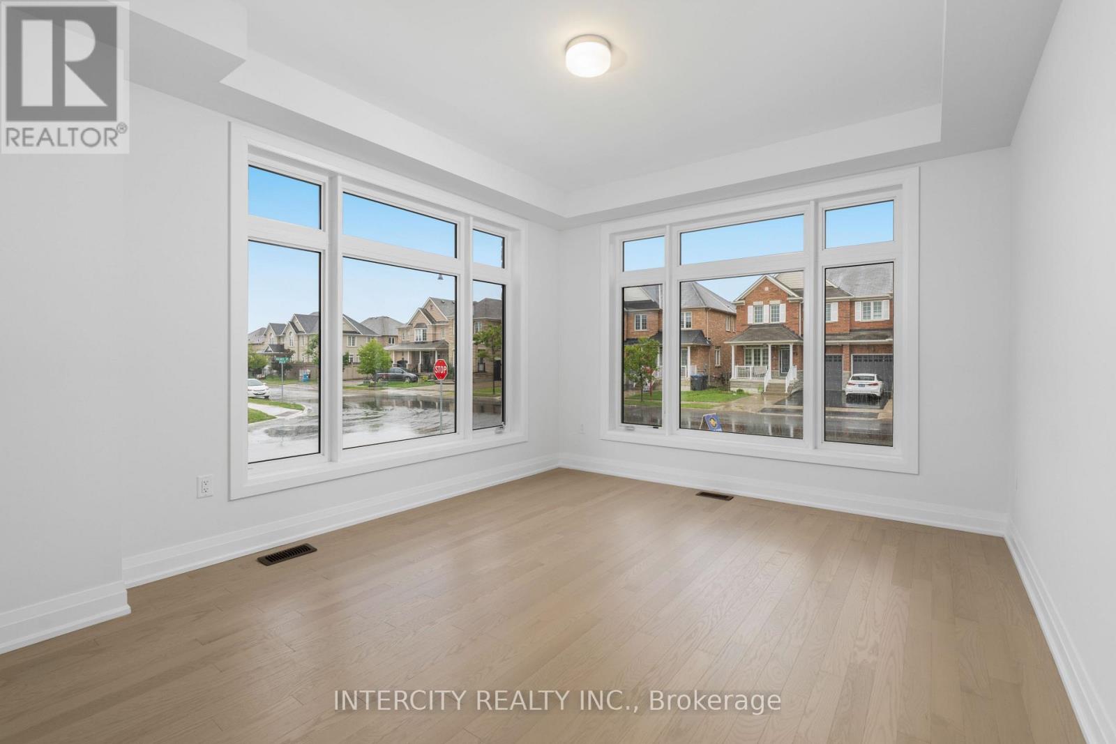 Lot 33 - 2 Dolomite Drive, Brampton, Ontario  L6P 4R6 - Photo 11 - W12466895