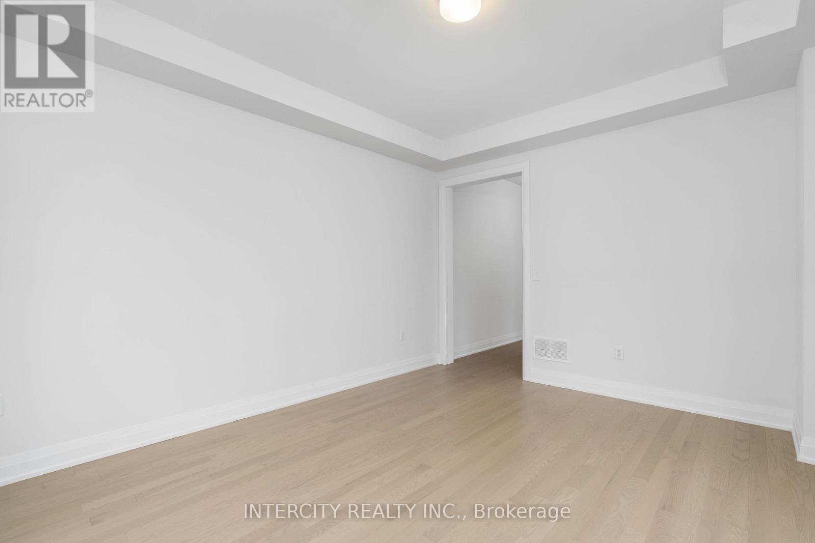 Lot 33 - 2 Dolomite Drive, Brampton, Ontario  L6P 4R6 - Photo 12 - W12466895