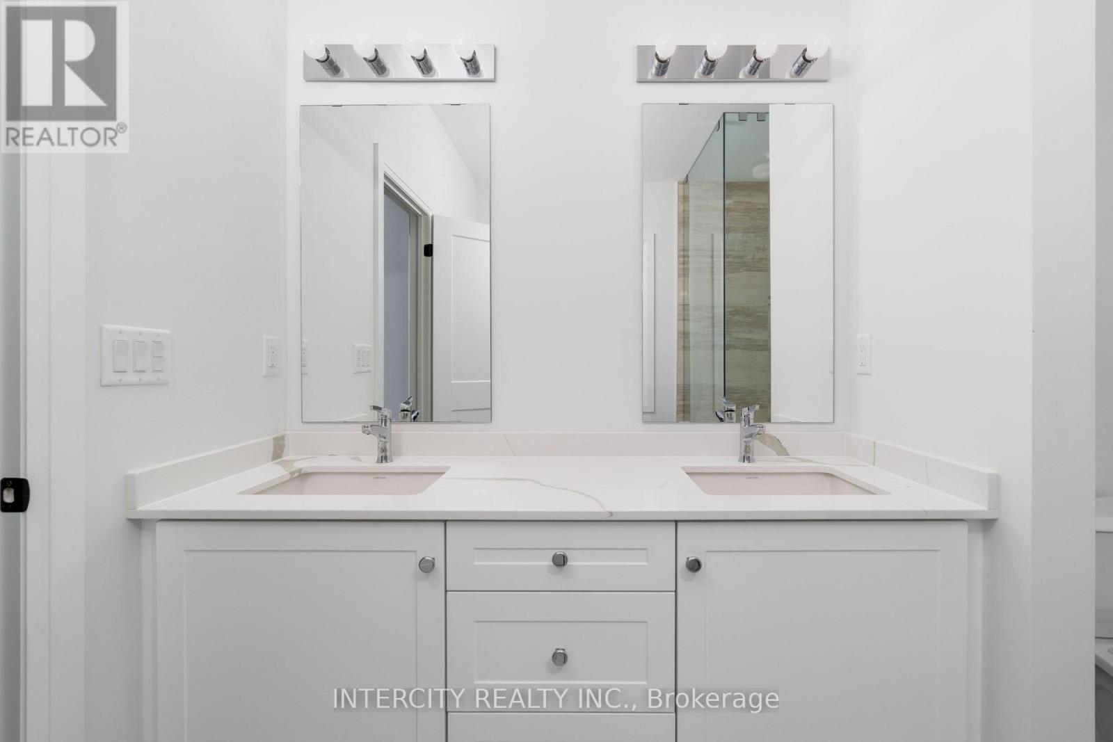Lot 33 - 2 Dolomite Drive, Brampton, Ontario  L6P 4R6 - Photo 45 - W12466895