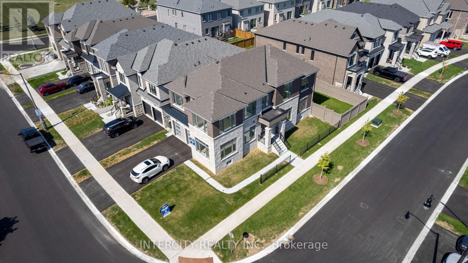 Lot 33 - 2 Dolomite Drive, Brampton, Ontario  L6P 4R6 - Photo 50 - W12466895
