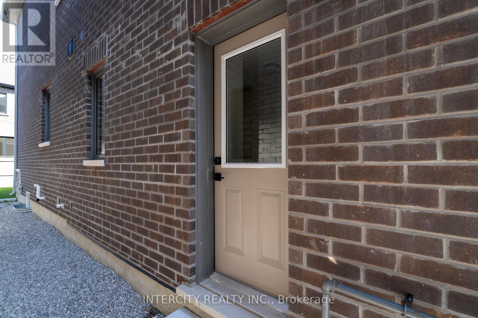 Lot 33 - 2 Dolomite Drive, Brampton, Ontario  L6P 4R6 - Photo 6 - W12466895