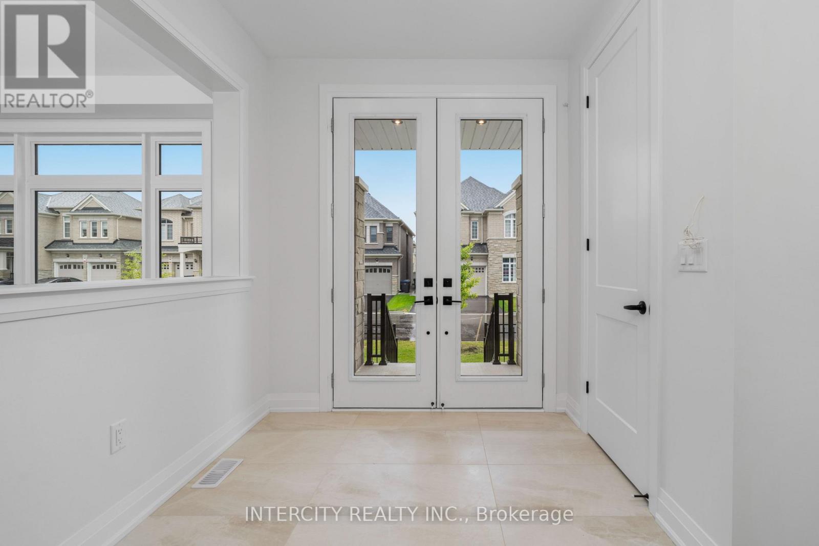 Lot 33 - 2 Dolomite Drive, Brampton, Ontario  L6P 4R6 - Photo 7 - W12466895