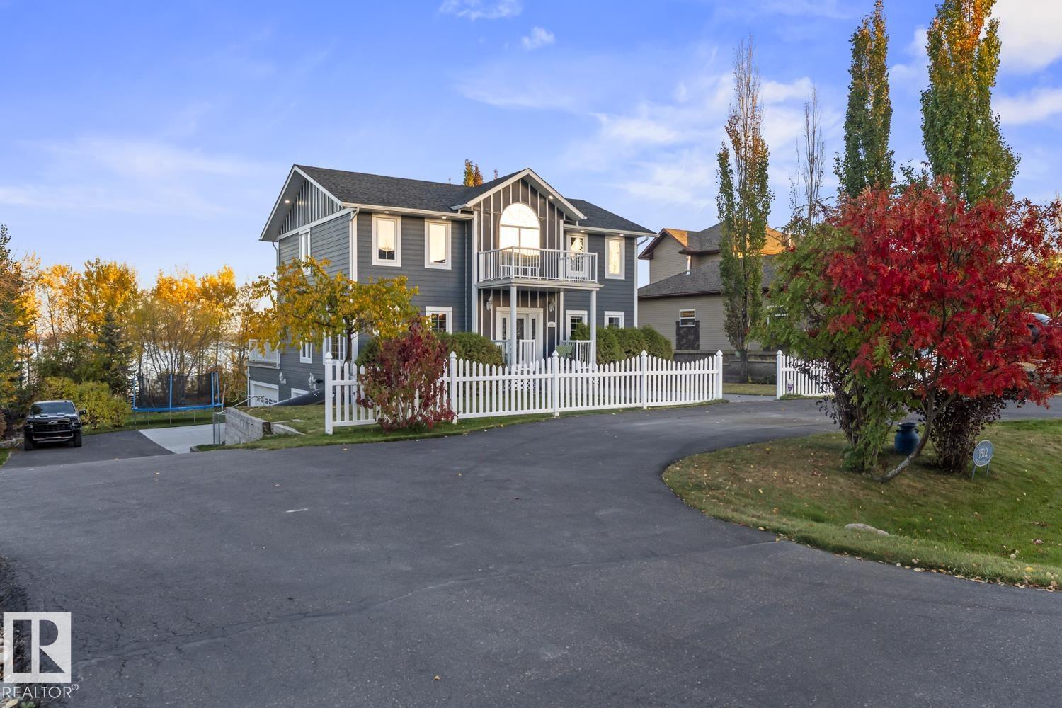 1512 Horseshoe Bay Es, Cold Lake, Alberta  T9M 1G8 - Photo 1 - E4461912