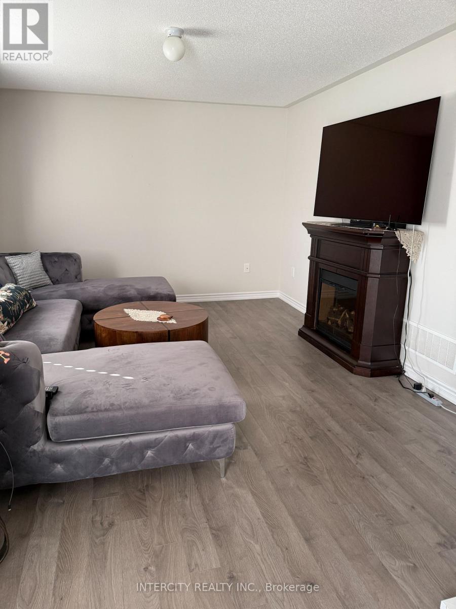 58 Todd Crescent, Southgate, Ontario  N0C 1B0 - Photo 13 - X12466925