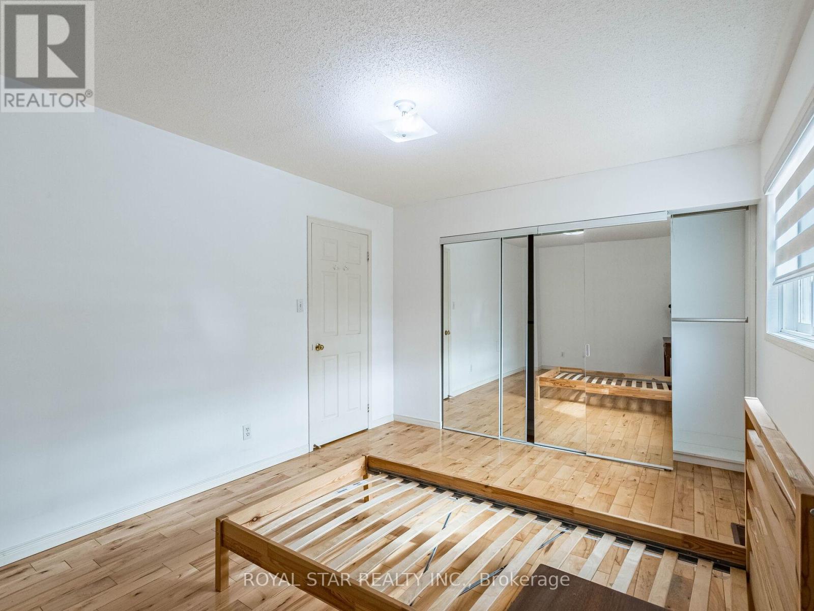 18 Woodside Square, Pelham, Ontario  L0S 1E4 - Photo 22 - X12466933