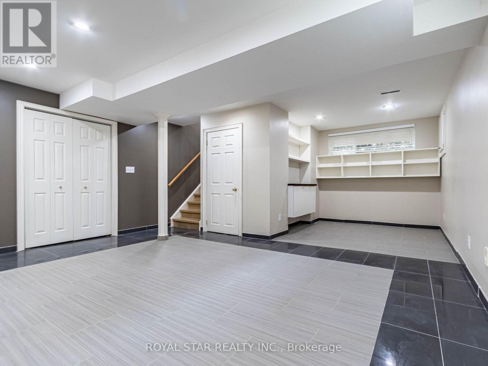 18 Woodside Square, Pelham, Ontario  L0S 1E4 - Photo 30 - X12466933