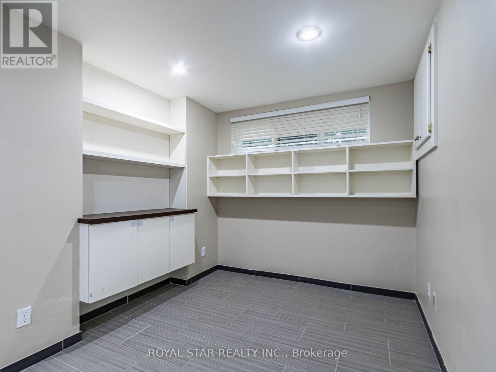 18 Woodside Square, Pelham, Ontario  L0S 1E4 - Photo 31 - X12466933