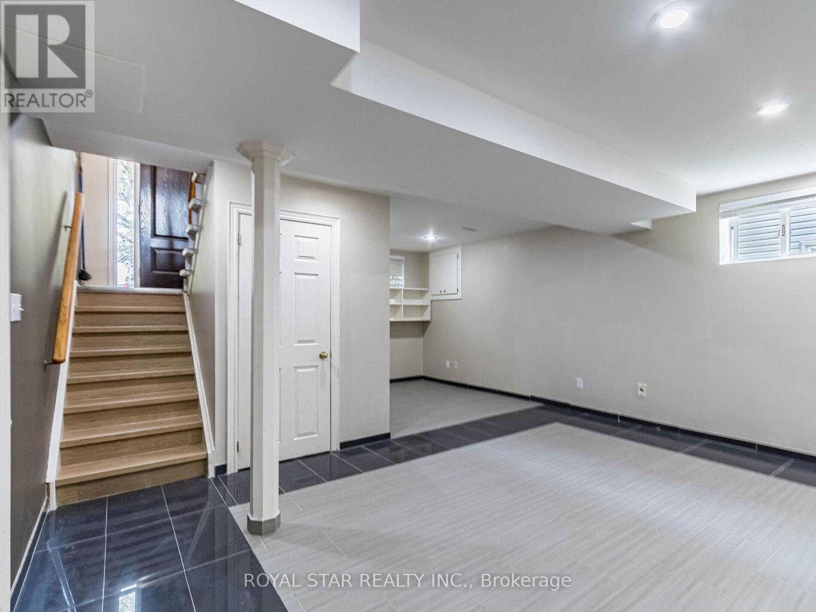 18 Woodside Square, Pelham, Ontario  L0S 1E4 - Photo 42 - X12466933