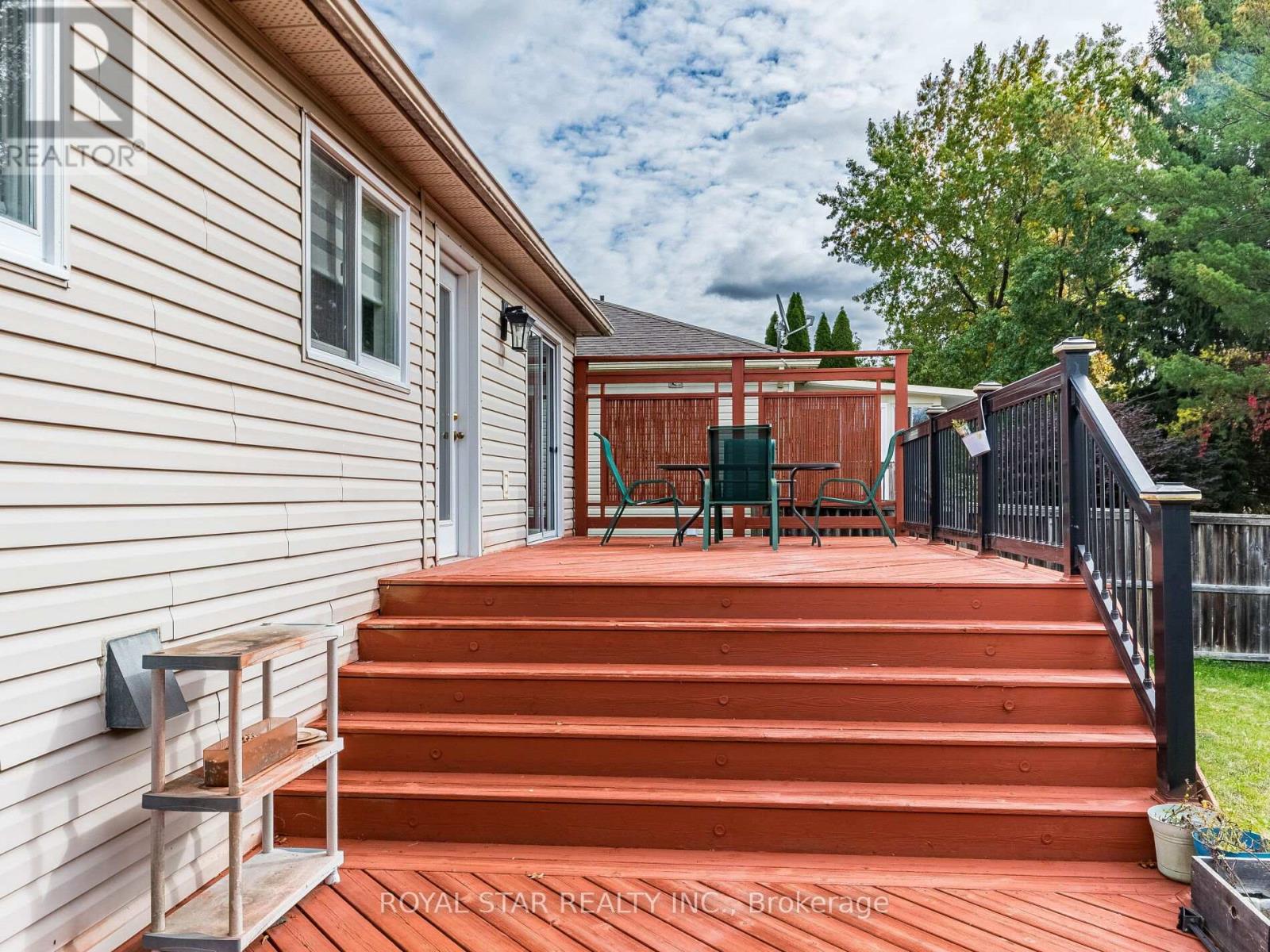 18 Woodside Square, Pelham, Ontario  L0S 1E4 - Photo 48 - X12466933