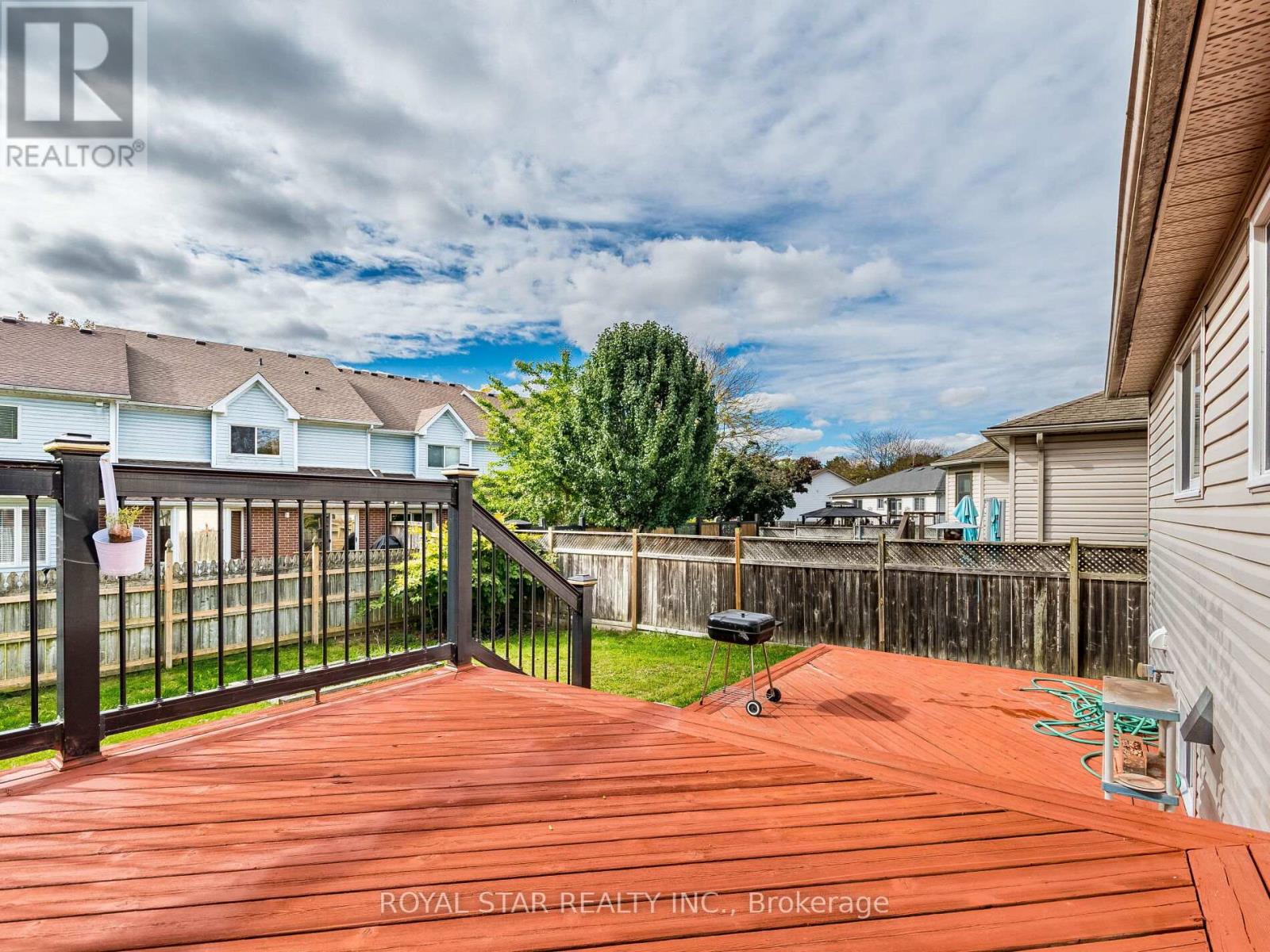 18 Woodside Square, Pelham, Ontario  L0S 1E4 - Photo 49 - X12466933