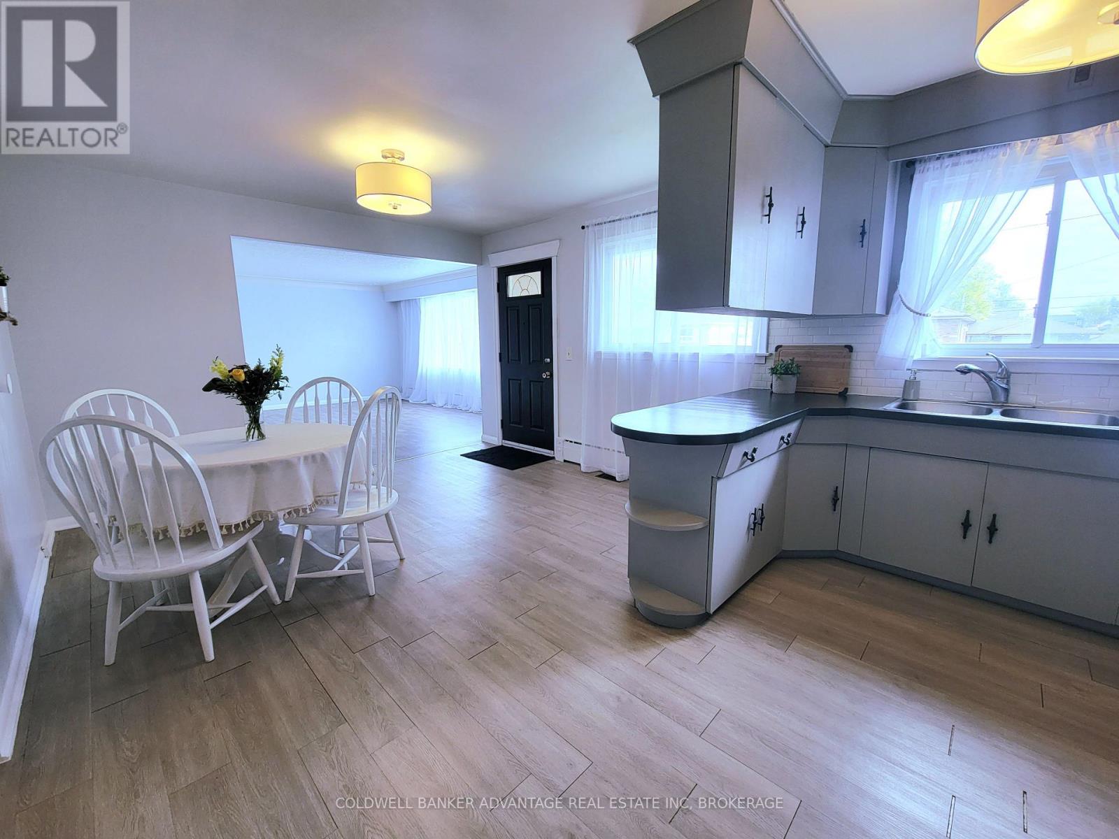 280 Clarke Street, Port Colborne, Ontario  L3K 2G5 - Photo 5 - X12466978