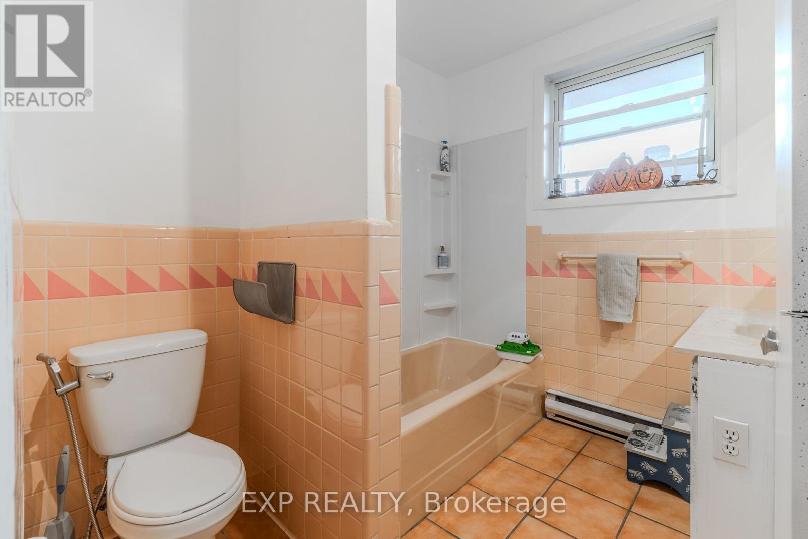 259 St Joseph Street, Alfred And Plantagenet, Ontario  K0B 1A0 - Photo 13 - X12466964