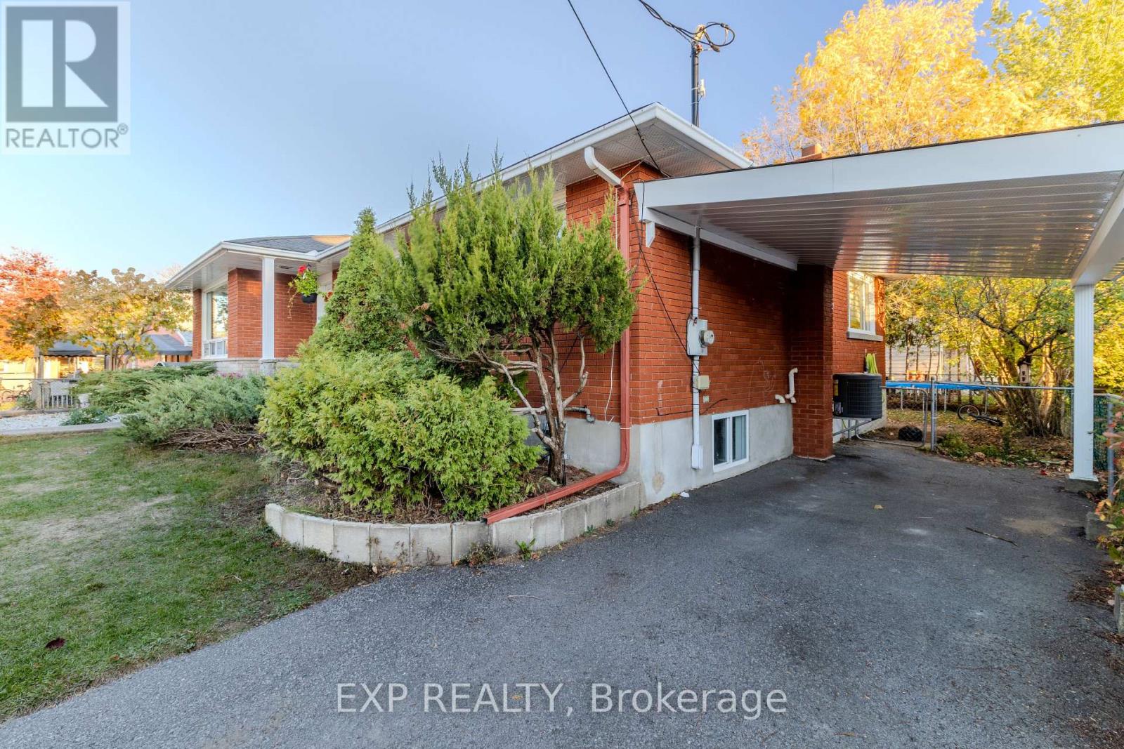 259 St Joseph Street, Alfred And Plantagenet, Ontario  K0B 1A0 - Photo 3 - X12466964