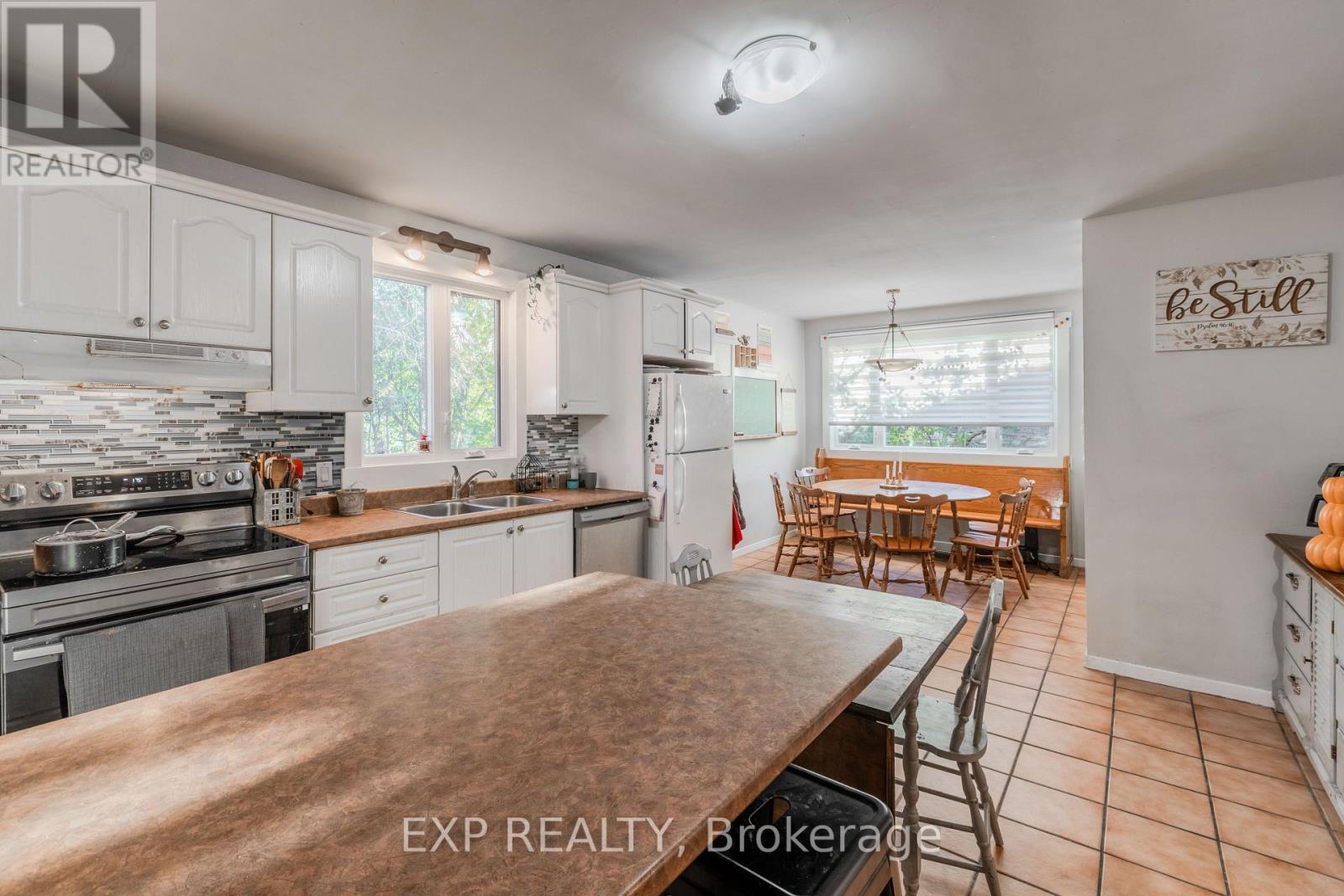 259 St Joseph Street, Alfred And Plantagenet, Ontario  K0B 1A0 - Photo 9 - X12466964