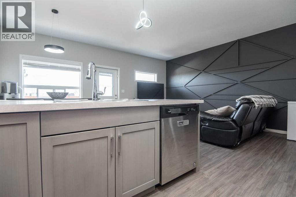 26 Hutton Place, Penhold, Alberta  T0M 1R0 - Photo 8 - A2264838