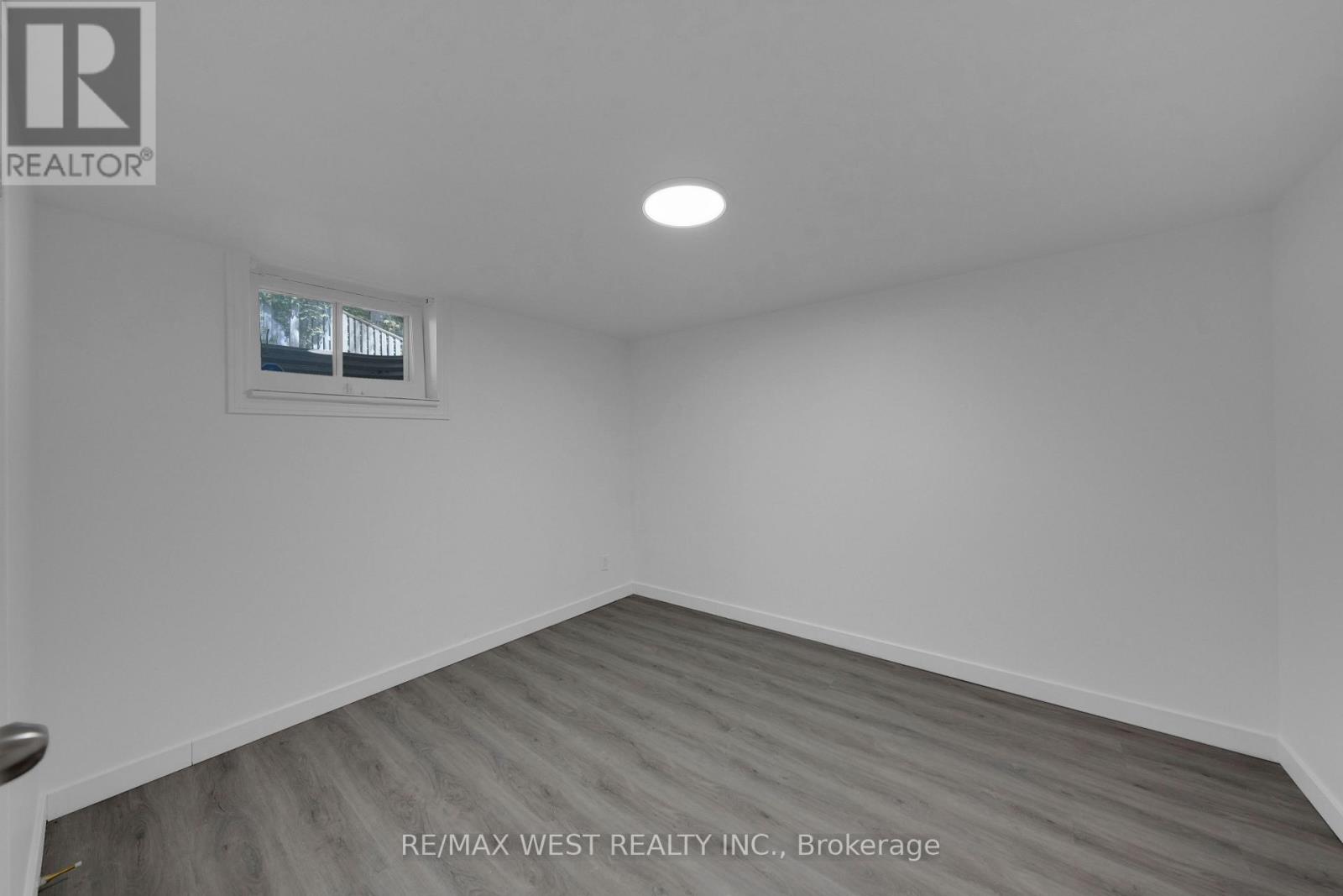 Lower - 24 Walter Avenue, Newmarket, Ontario  L3Y 2T3 - Photo 10 - N12465708