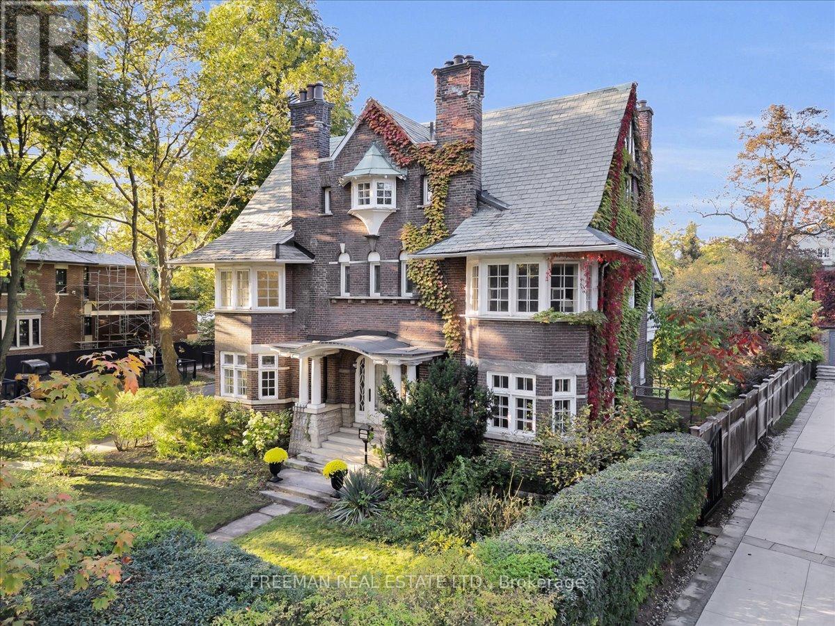 74 CHESTNUT PARK ROAD, Toronto, Ontario