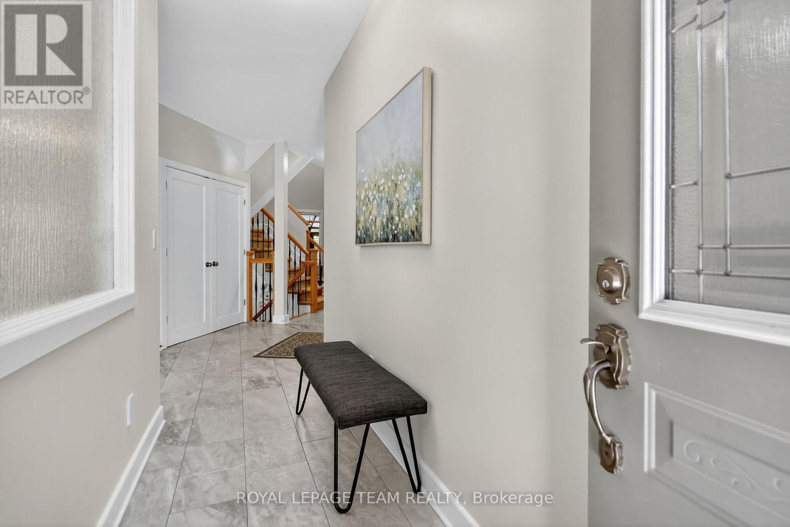 46 Turtle Point Private, Ottawa, Ontario  K2K 3P1 - Photo 7 - X12466987